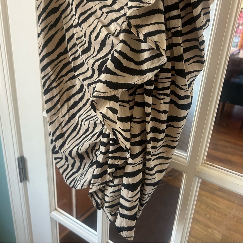 A.L.C. silk midi length asymmetric ruffle animal print skirt mobwife size 2 - Picture 8 of 9